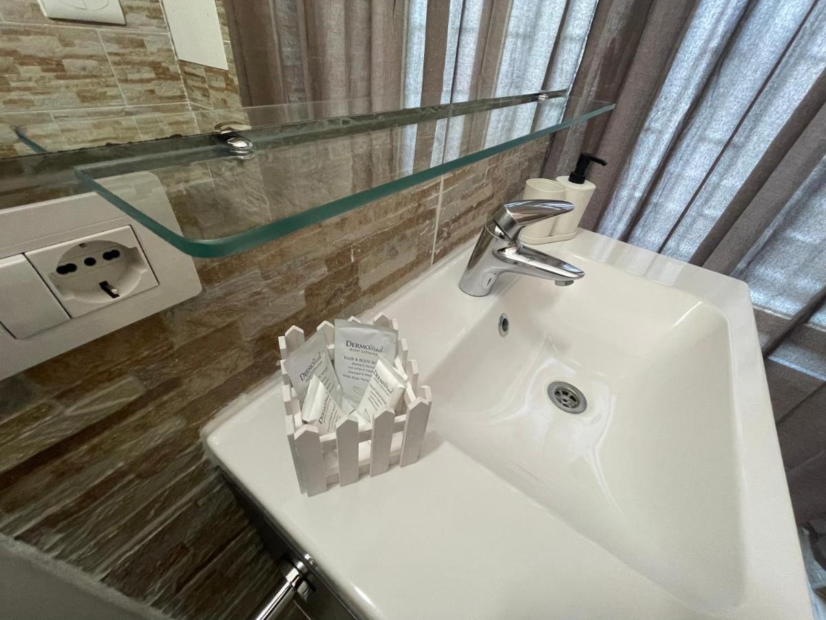 Plan B Apartment Наполи Екстериор снимка