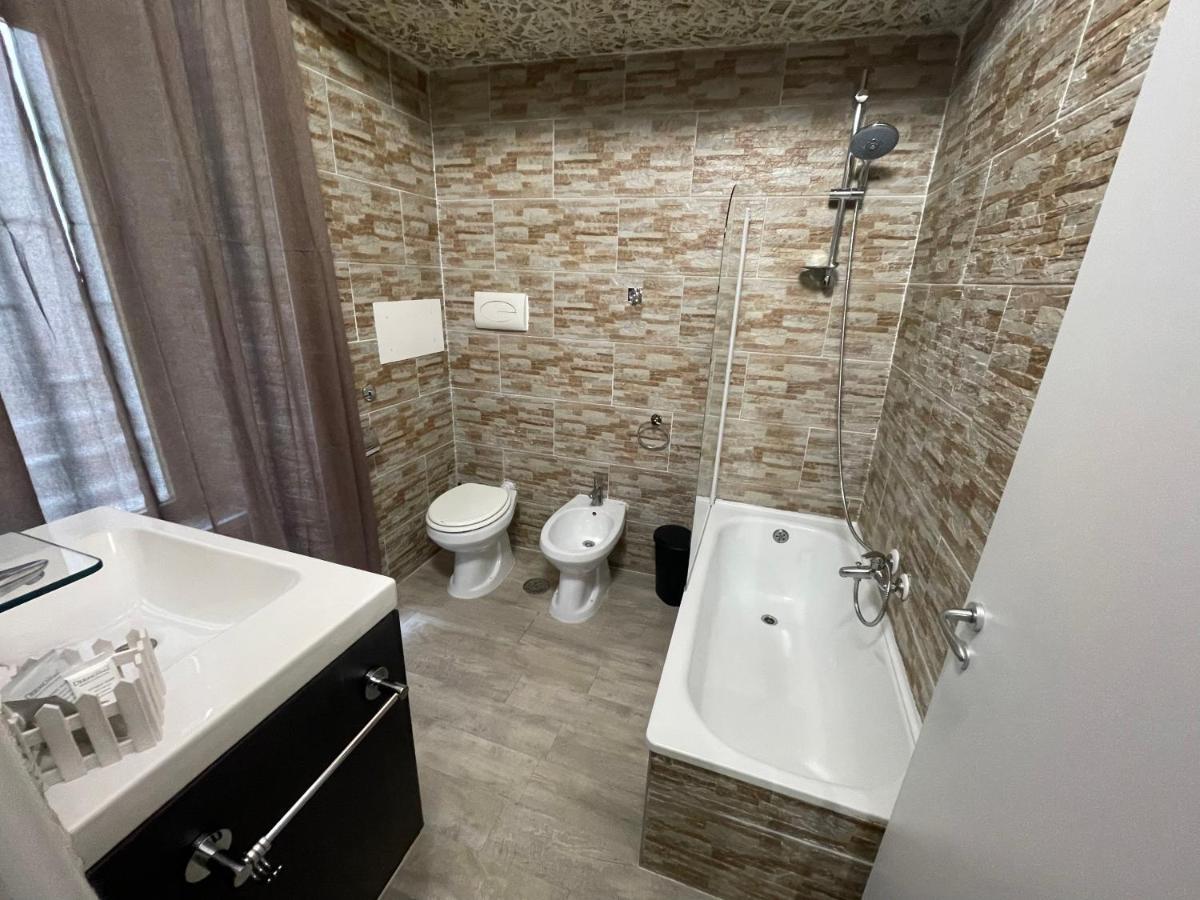 Plan B Apartment Наполи Екстериор снимка