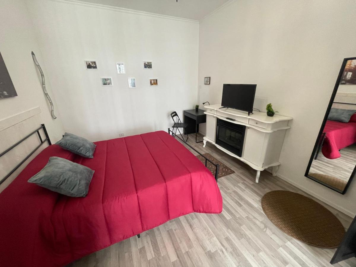 Plan B Apartment Наполи Екстериор снимка