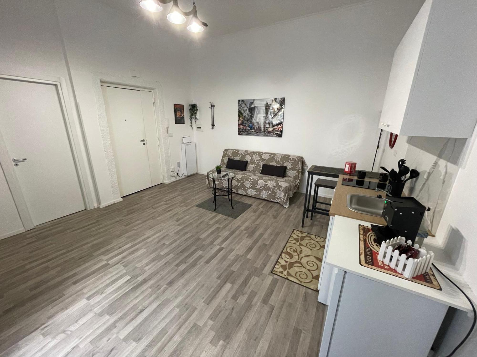Plan B Apartment Наполи Екстериор снимка