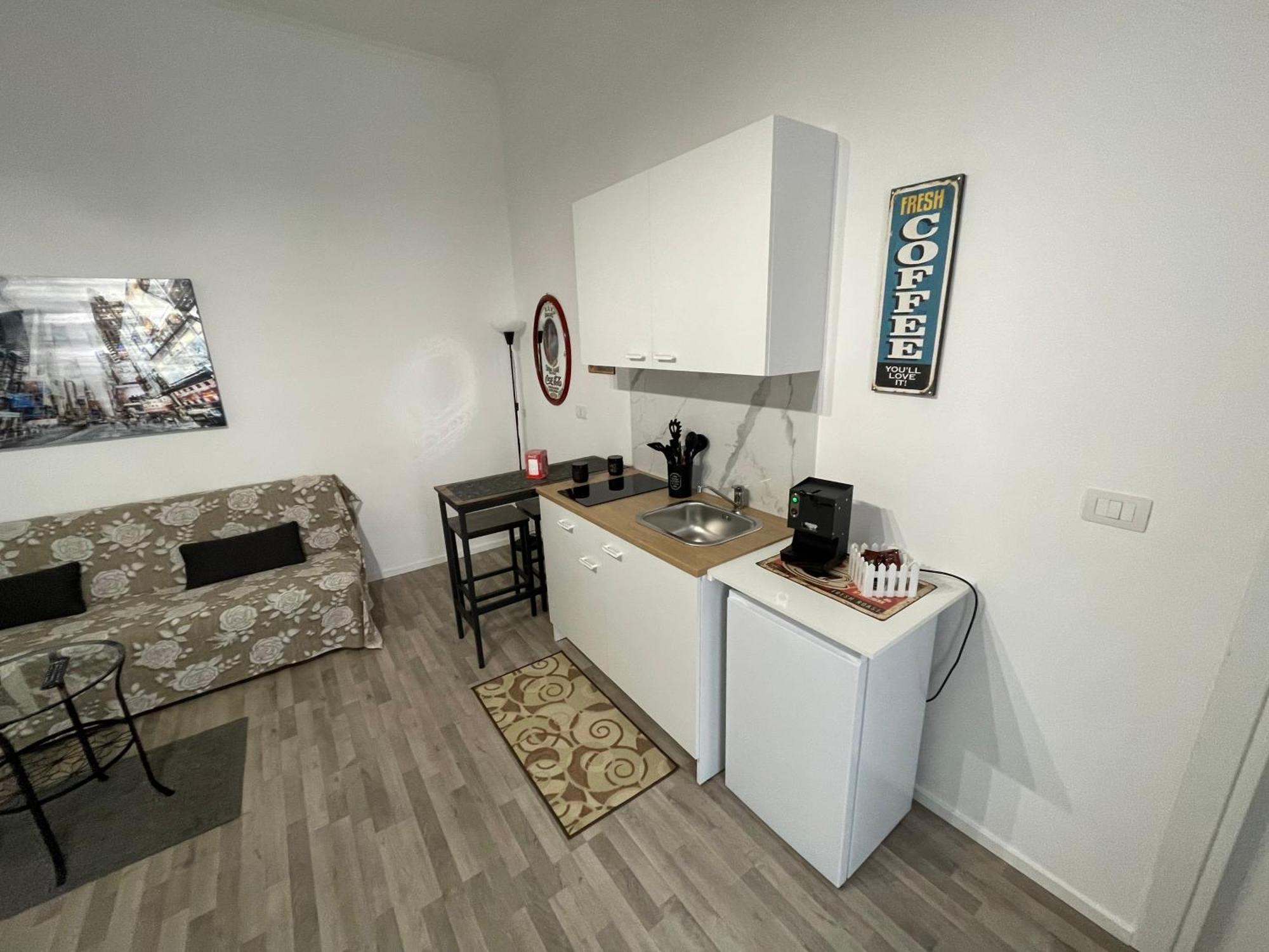 Plan B Apartment Наполи Екстериор снимка